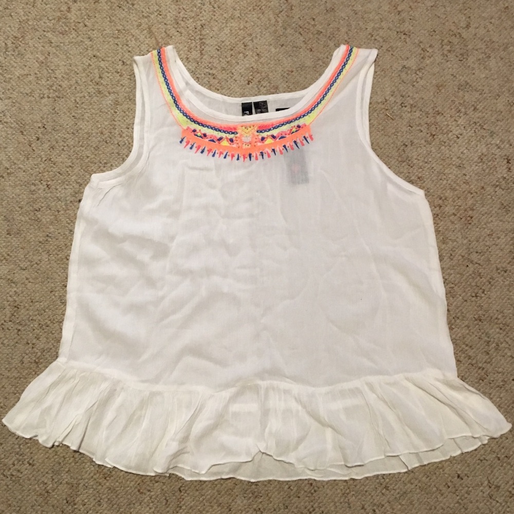 TAGS ON Size Large Summer Tank Top
